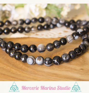 10 perles en  agate noire à bandes noir et blanc 6mm ou 8mm