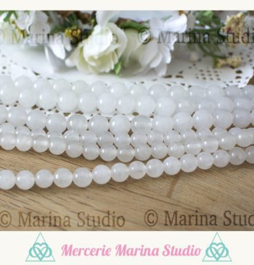10 Perles en calcédoine blanche 8mm ou 6mm naturelle