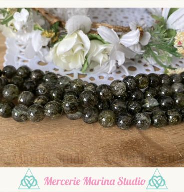RARES Lot de 10 perles en tourmaline vertes 8mm