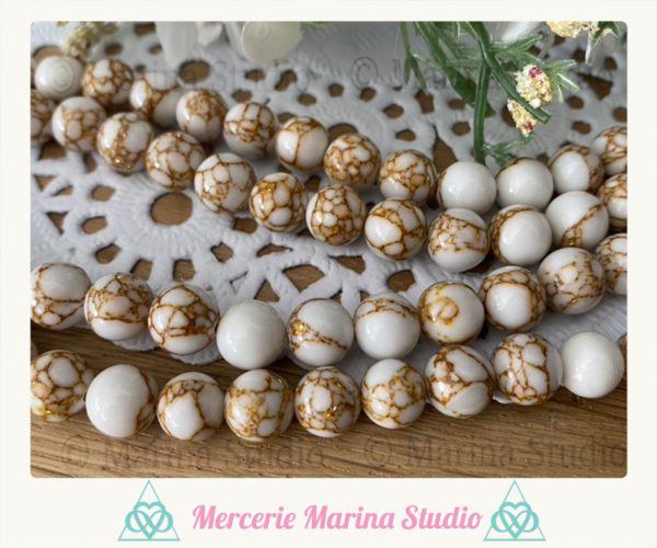 Lot de 10 perles howlite doré 8mm