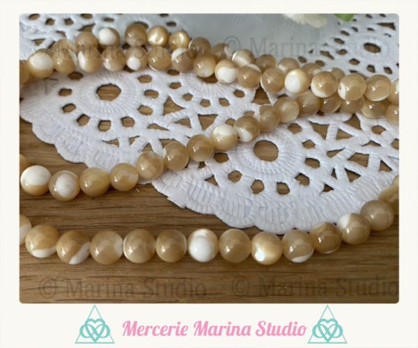 Lot de perles de nacre doré 8mm ou 6mm – Image 2