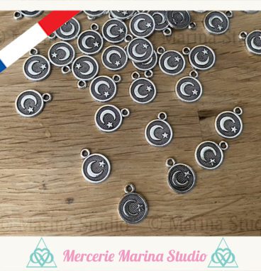 10 jolies breloques lune avec étoile recto verso en métal argenté 9mm