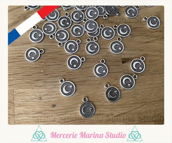 10 jolies breloques lune avec étoile recto verso en métal argenté 9mm