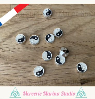 1x jolie perle en émail et métal argenté yin et yang 7mm